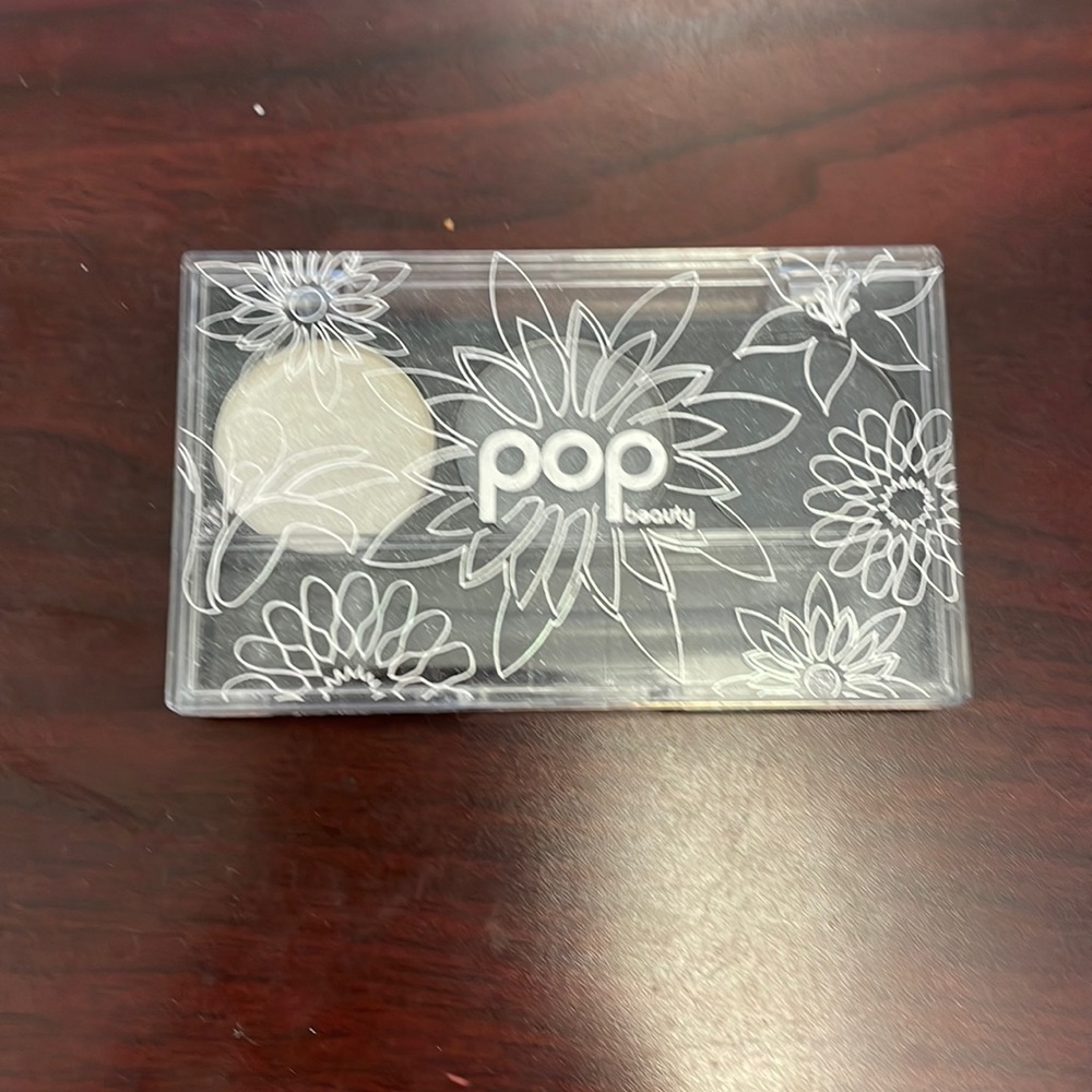Pop beauty eyeshadow trio